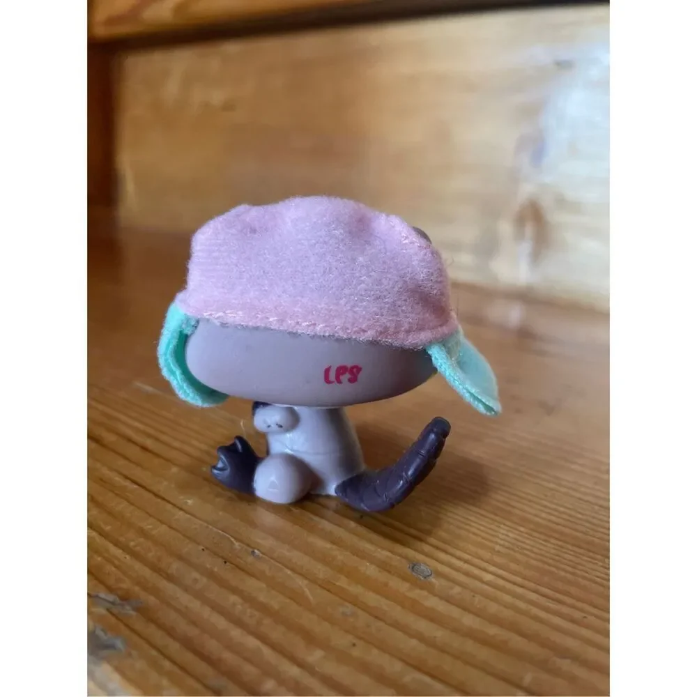 Littlest Pet Shop #1108 Beaver figure from the 